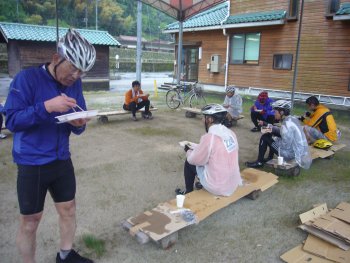 道の駅「グリーンロード大和」ASでお弁当を食べるUさん