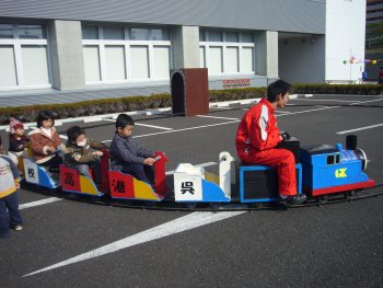 呉港高校によるトーマスの乗り物