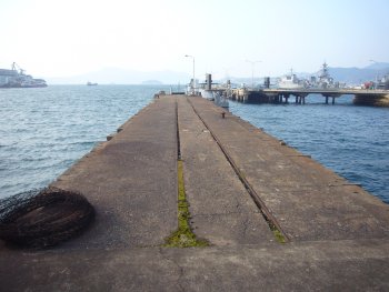 呉ヘリテージ、烏小島