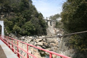 甌穴橋から見た二級ダム*