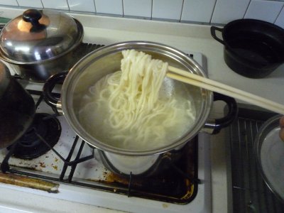 専用鍋で茹でる 専用鍋で茹でる