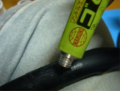 糊を塗りつける 糊を塗りつける