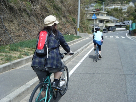 クロスに乗るくるぱん クロスに乗るくるぱん