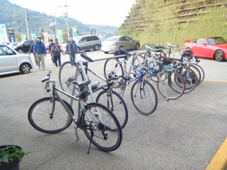 バイクハンガー盛況 バイクハンガー盛況