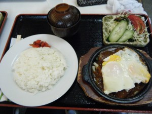 これがタンシチュー定食　(クリックで拡大表示)