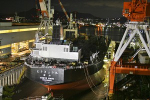 建造中の"とうきょう丸"(画像クリックで拡大表示)