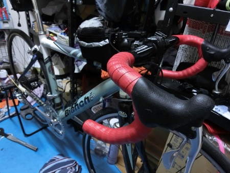 赤バーテープ
