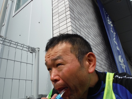 アウトドア歯磨