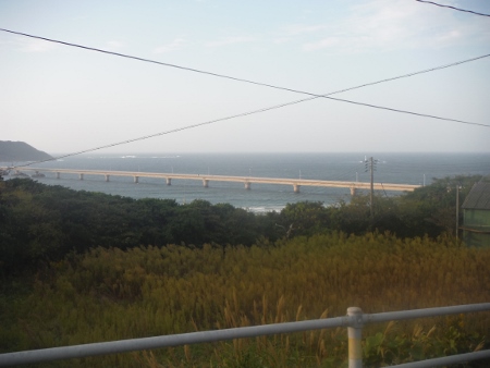 角島大橋が見えてきた
