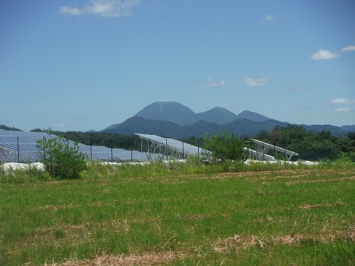 三瓶山が見える