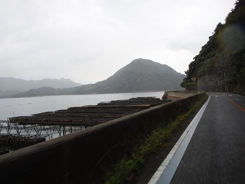 雨が…
