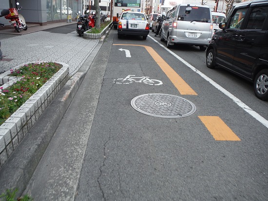 歩道へと誘導
