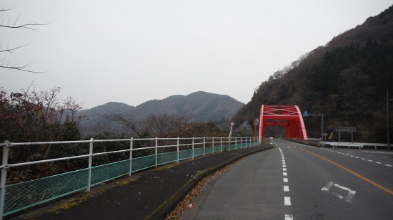ダム通過
