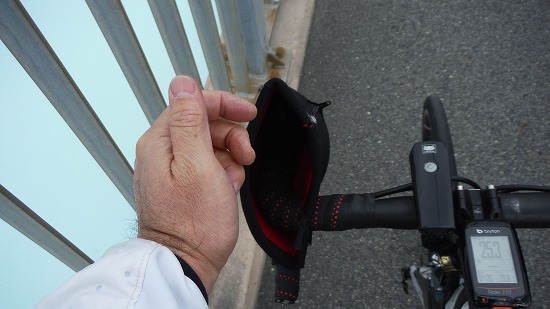 素手は流石に…