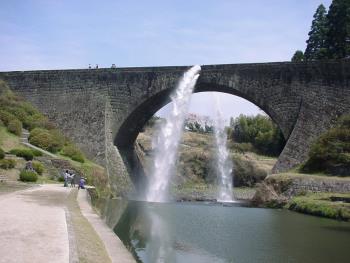 通潤橋(山都町サイトより)