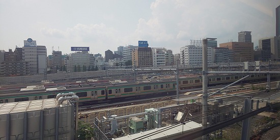 東京着