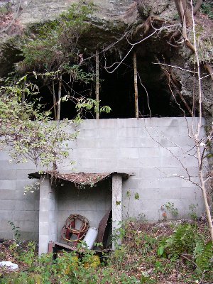 螺山防空壕入口